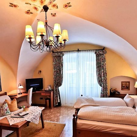 Hotel Schrannenhof Klosterneuburg Buitenkant foto
