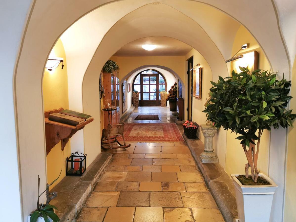Hotel Schrannenhof Klosterneuburg Buitenkant foto