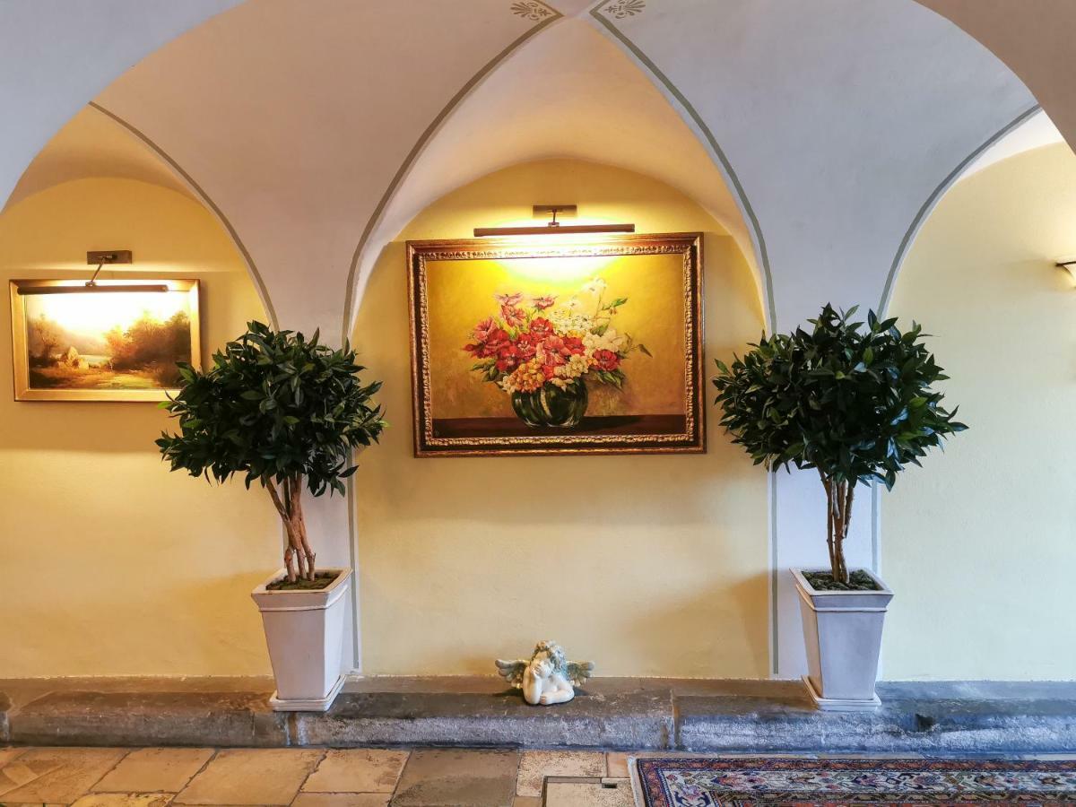 Hotel Schrannenhof Klosterneuburg Buitenkant foto