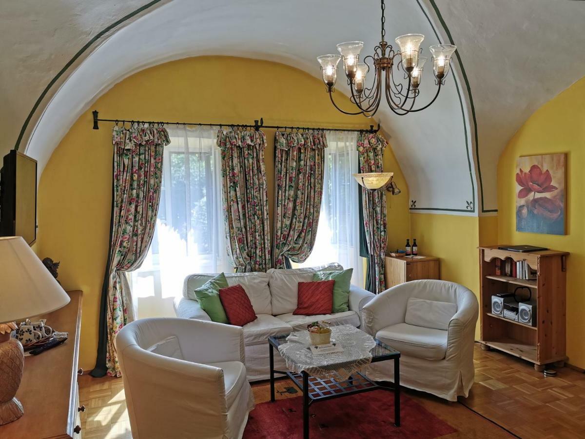 Hotel Schrannenhof Klosterneuburg Buitenkant foto